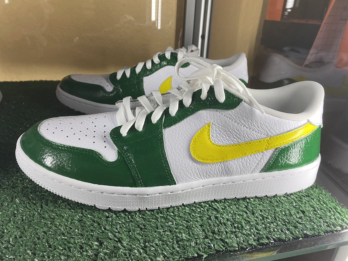 golfshoeguru's tweet photo. Latest customs sold for masters!   Jordan 1 low golf 
 #Masters2023 #Tiger #augustanational #Golf #tigerwoods 
#pgatour #liv #jordan https://t.co/w3tvuy7yAG