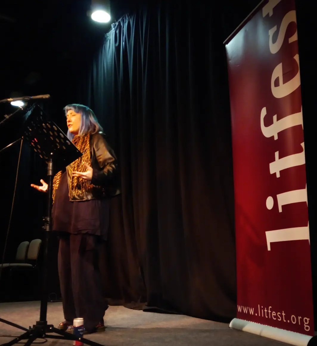 THE WORDARIUM - Litfest Edition 

Wow... what a night. 

Here is our incredible headliner Geneviève Walsh lighting up our stage with her talent 🤩 

Make sure you check out Geneviève’s FAB collection, available here: flapjackpress.co.uk/products/genev…

👀 More updates coming VERY soon...