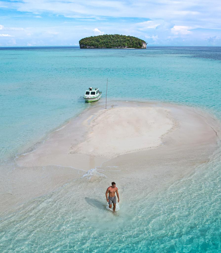 30 Things you'll never regret doing in your life:

1. Solo travel to new places