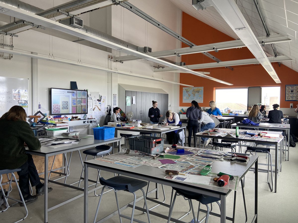WHSProgress's tweet image. We’re still working hard this afternoon in our Easter holiday sessions @WhitmoreHigh with our 6th Form students in Art, Product Design &amp;amp; ICT/Computing. #WorkHard #Resilience #Responsibility #Respect
@ArtWhitmore @whitmoredt @ict_computing @WBWhitmoreHS