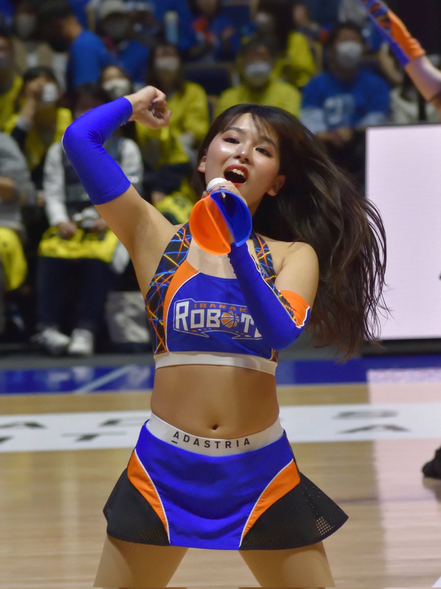 acchi_official's tweet photo. 2023.04.01-02
#茨城ロボッツ #RDT 
#RIO #RIANI #ARISA #MOMO 
２階席からだと複数のレーザー光線による全体像が見渡せるけど、１階からだと各レーザーが単独で動いてるんだと思ってた✨ https://t.co/YrOcS6Aq2D