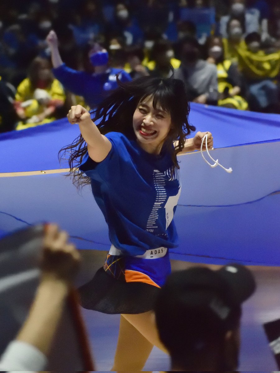 acchi_official's tweet photo. 2023.04.01-02
#茨城ロボッツ #RDT 
#RIO #RIANI #ARISA #MOMO 
２階席からだと複数のレーザー光線による全体像が見渡せるけど、１階からだと各レーザーが単独で動いてるんだと思ってた✨ https://t.co/YrOcS6Aq2D