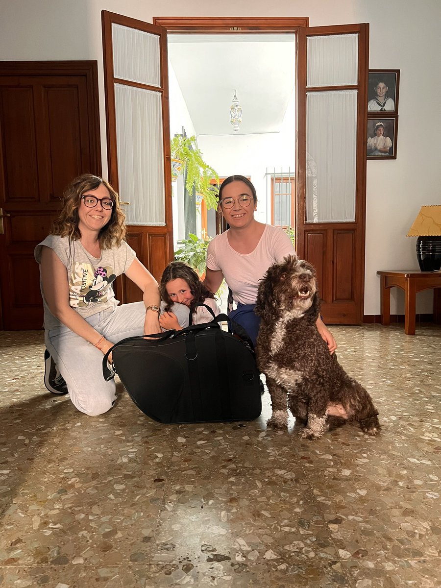 𝐋𝐨𝐬 𝐠𝐞𝐬𝐭𝐨𝐬, 𝐪𝐮𝐞 𝐚 𝐥𝐨𝐬 𝐩𝐞𝐪𝐮𝐞ñ𝐨𝐬 𝐥𝐨𝐬 𝐡𝐚𝐜𝐞𝐧 𝐌𝐀𝐘𝐎𝐑𝐄𝐒.

Tras lo sucedido ayer en nuestra formación, agradecemos profundamente todas las muestras de cariño y afecto recibidas.

Cuando nuestra compañera veía frustrada todo el resto de Semana Santa,