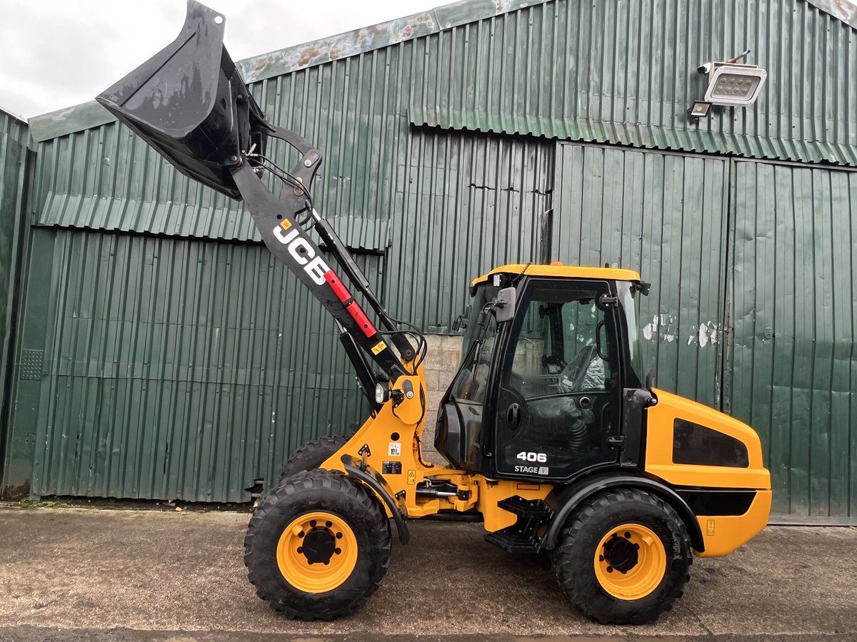 #JCB #WheeledLoader For Sale

Price is £38,500 +Vat 

Direct from JCB - ex-demo

2020 JCB 406 wheeled Loader for sale

Machine has done 205 hours only

Full cab

4800kg Operating Mass

JCB Security system

Full pictures on our website -
1stbaseplantsales.com