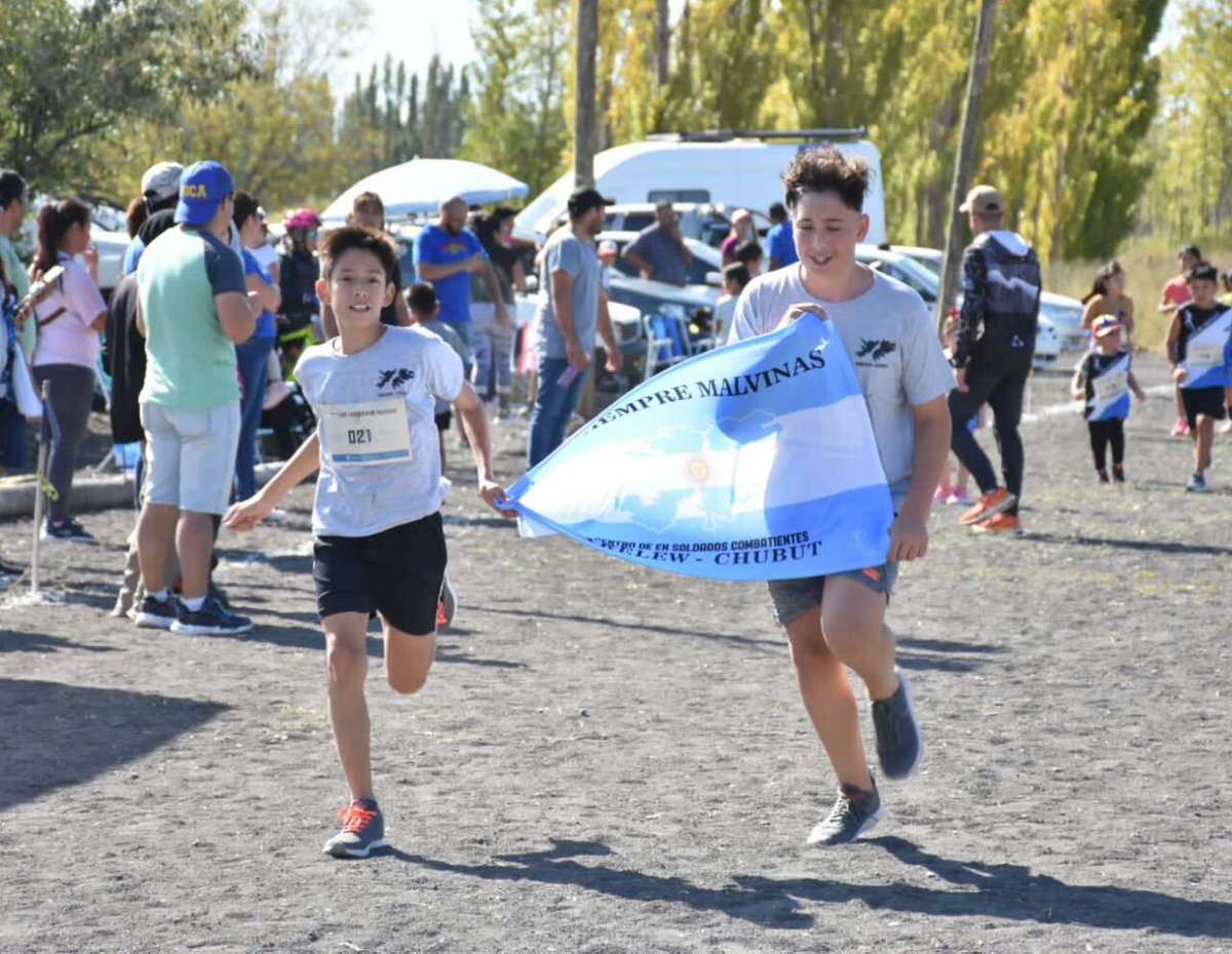 CDeportesTW's tweet photo. 🏃 Exitosa edición del evento atlético "Corran, jueguen, vivan"

➡️ Fue organizado por la Escuela Municipal de Atletismo, en el marco de la conmemoración del Día del Veterano y de los Caídos en la Guerra de Malvinas.

👦👧 Participaron alrededor de 200 niños y niñas

#Deportes https://t.co/5kozlA422W