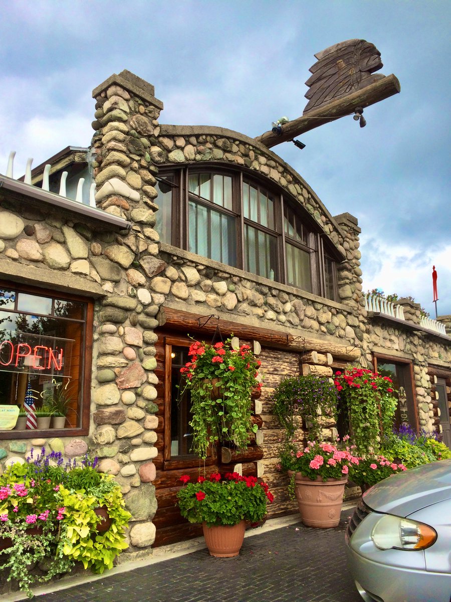 MitchandMarcy's tweet photo. @DailyPicTheme2 We love the famous #LegsInn at the end of the scenic #tunneloftrees in #PureMichigan; We sure hope that by the end of spring they’ll be #open again.
🍴📸 #mitchandmarcyphotos
#DailyPictureTheme #CrossVillage #LakeMichigan #rtItBot #FoodtravelChat #PolishFood https://t.co/svzhzMpCfv