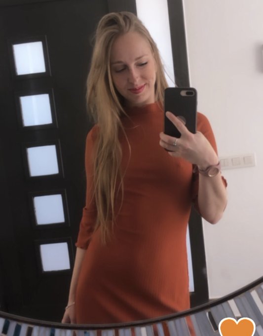 Je vous souhaite un bon d&eacute;but de semaine mes chatons 🧡 https://t.co/M8LXxPU912<a href="/tag/vacances"class="tags"><span>#vacances</span></a><a href="/tag/espagne"class="tags"><span>#espagne</span></a><a href="/tag/plage"class="tags"><span>#plage</span></a><a href="/tag/seinsnus"class="tags"><span>#seinsnus</span></a>