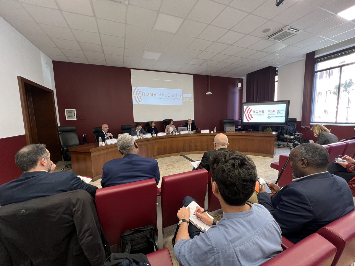 ForneaDumitru's tweet photo. #RomeDialogue
#JobsAndMigration

Right now in Rome. 

The promise of labor market integration to promote orderly asylum seeking. 

https://t.co/kDo4CHnoAA

@WorldBank 
@UNHCRItalia 
@SapienzaRoma 
@iamCARITAS https://t.co/rnOzo21uHn