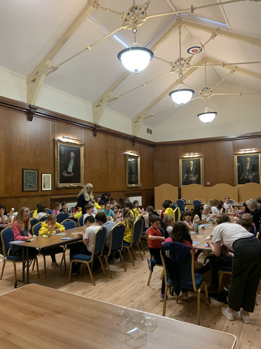BeConservatoire's tweet photo. Arts and Crafts - Easter style! 🐣 🐰🌼

A well-earned break after a busy morning of singing… #TheConservatoireBelfast https://t.co/1uWwhphqds