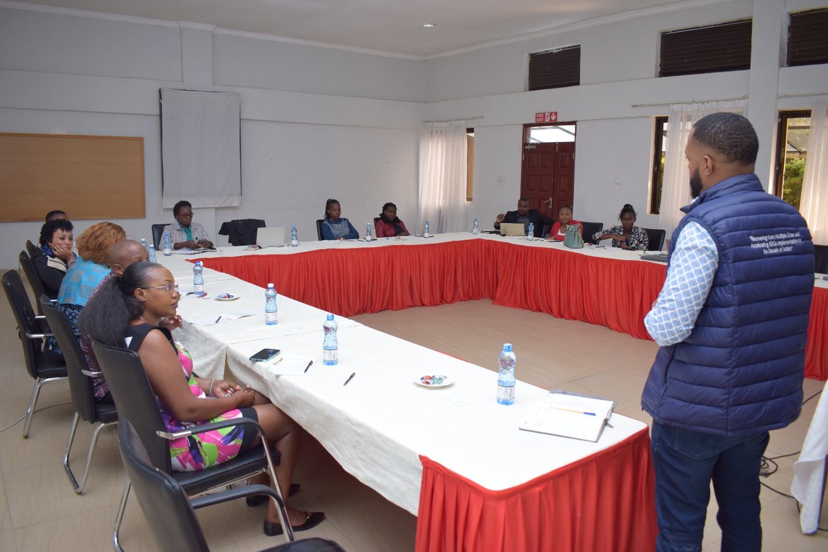 AshaObuola1's tweet photo. We have come to the end of today's validation workshop meeting of @YoungMCAs_kenya in partnership with @MzalendoWatch.
#KYMCAStrategicplan
#KenyaValidationWorkshop
#GoodGovernanceKE
#AccountabilityKE
#PesanUntukBerbagi #AgustD_SUGA_Tour_in_bangkok #BBTitans #delhimetro https://t.co/nVx6zlP990