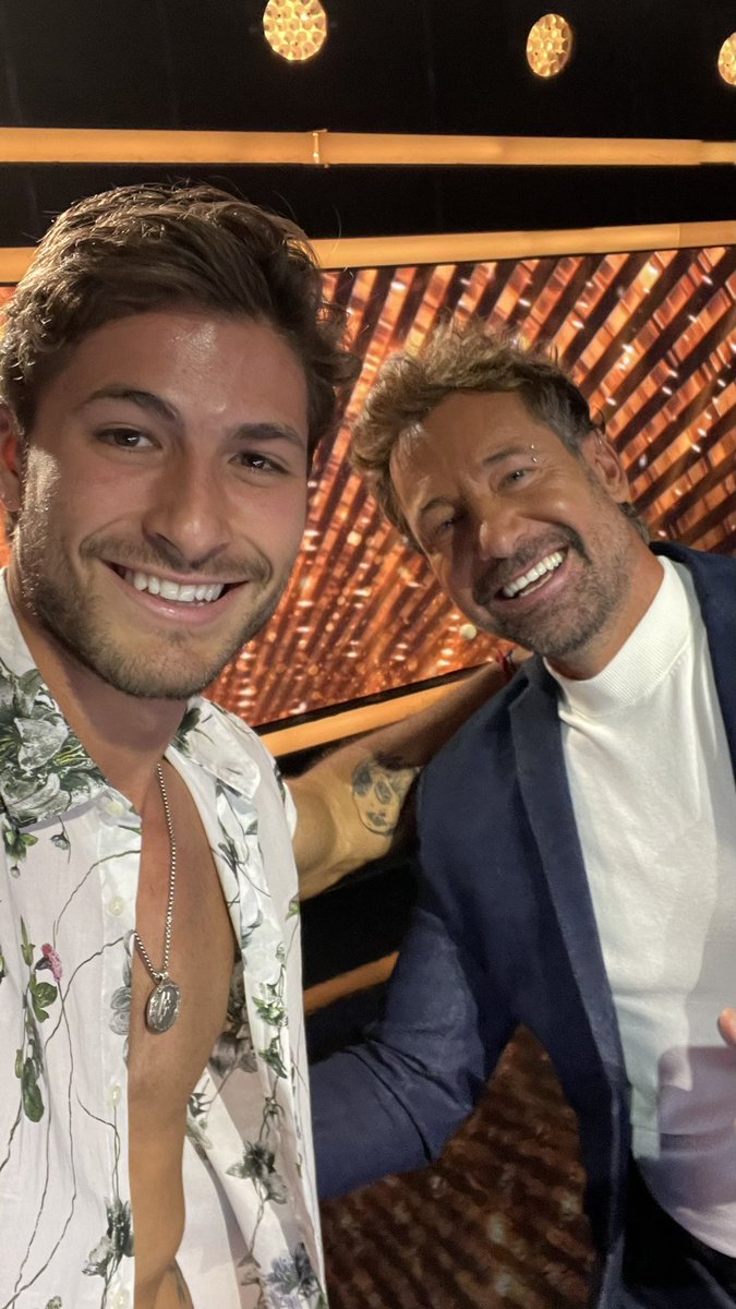 danielazzuara's tweet photo. @mifamosoyyo @marianaecheve @gabrielsotoMEX https://t.co/tVZ9DQqOkS