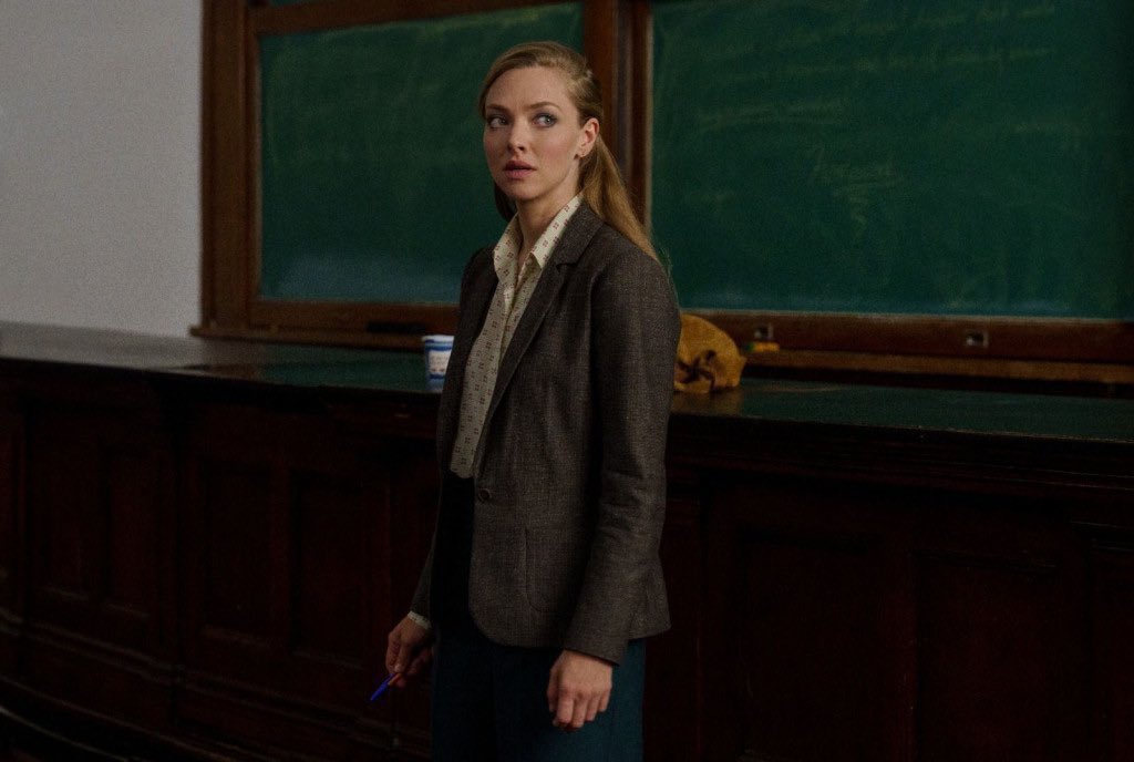 CinephileGuide's tweet photo. Here is the first official look at the Apple TV+ series ‘THE CROWDED ROOM’ starring Tom Holland, Amanda Seyfried and Emmy Rossum.

The series will premiere on the streaming platform on June, 9. https://t.co/RnIfzNM82r