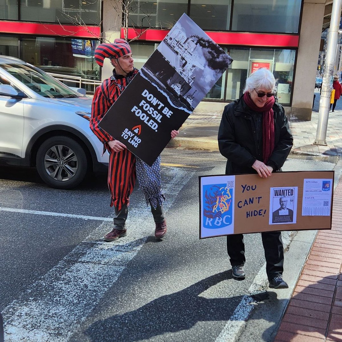 A great turnout on April 1st in Ottawa's #FossilFoolsDay of action. Climate Save Ottawa stood in Solidarity with Indigenous land defenders calling on the Royal Bank of Canada to divest from the CGL pipeline and stop funding #fossilfuels! 

Great action by @ClimateSaveOtta