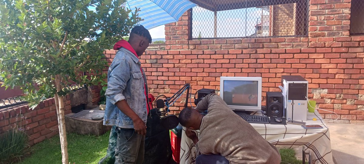 AuthenticBeatss's tweet photo. Outdoor Studio With Mavee The Vocalist. #KgosiENtsho EP Dropping Real Soon #UnderTheShade

#WrestleMania #BBTitans #KhosiTwala #NOTA The EFF Ramaphosa https://t.co/jqPgNmuKWG