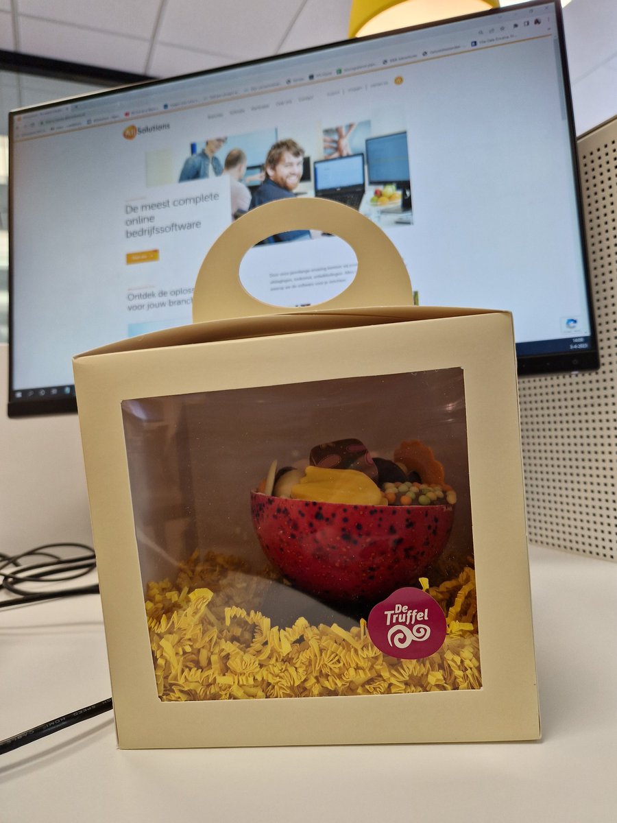 Weer een heerlijke paasattentie van mijn werkgever <a href="/AllSolutionsnl/">AllSolutions</a> #detruffel #Pasen #attentie #smikkelen