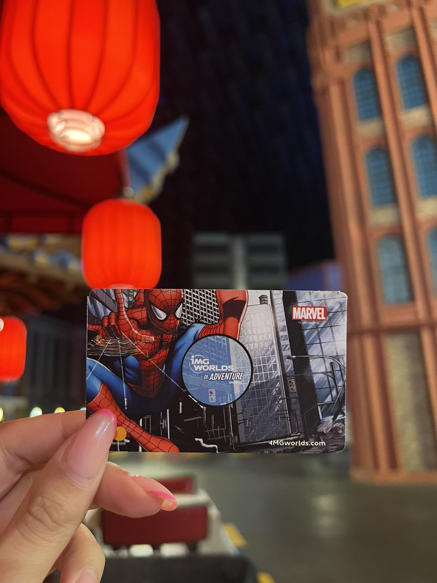 chl0e3lizabeth's tweet photo. When you can’t get to a Disneyland any time soon so settle for the next-best Marvel fix #imgworldsofadventure https://t.co/eTZS7t7rUd
