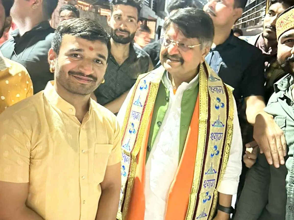 hs_budhaniya's tweet photo. #जय_श्री_श्याम
हातोद नगर में श्री श्याम किर्तन के सफल आयोजन की हार्दिक हार्दिक बधाई श्री श्रवण सिंह जी चावड़ा
#हितेन्द्रसिंहबुढानिया
#भाजयुमो_मंडल_अध्यक्ष_हातोद
#Hatod #हातोद https://t.co/Vwq4UYYoGX