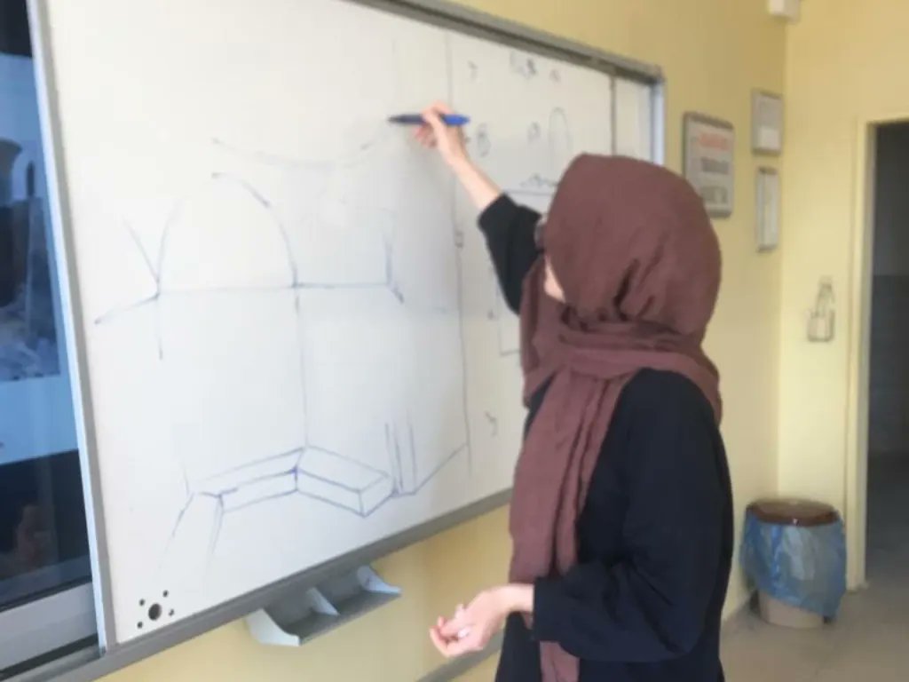 emet_imam's tweet photo. Yunus Emre İho olarak  2204-B Tübitak ‘Babuk Bey İzinde Ecdadımı Tanıyorum’ Projemz kapsamında gezilerimizde gördüğümz Germiyan Dönemi eserleri, Görsel Sanatlar Öğretmnimz Ayşe KISA liderliğinde öğrencilerimiz ile kaleme dökülerek sergimiz gerçekleştirldi.
#tübitak #tübitak2204b https://t.co/i6TDJzok1w