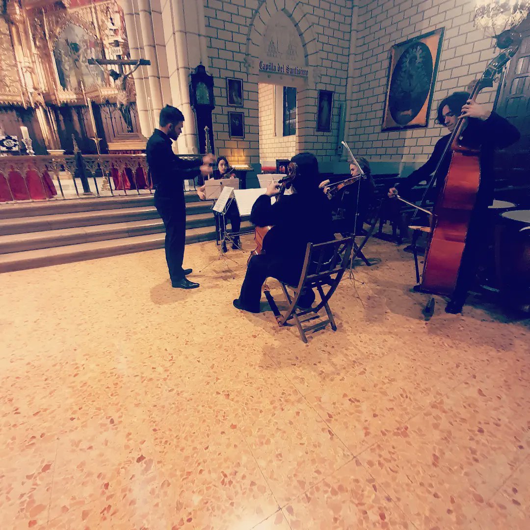 LaLiradePozuelo's tweet photo. En la celebración de la Misa del Viernes de Dolores en la Parroquia de la Santa Cruz de Madrid, un quinteto de cuerda compuesto por varios componentes de la OSPAL, puso la nota musical al acto religioso.
#SemanaSanta23
#OSPAL
@virgensietedolores
@laliradepozuelo https://t.co/KUPlyxPVw3