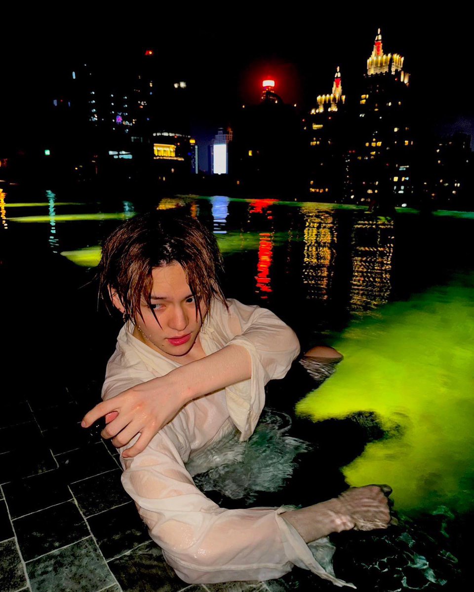 — [040323] ig update night swimming

#YOSHI #요시 #ヨシ #트레저