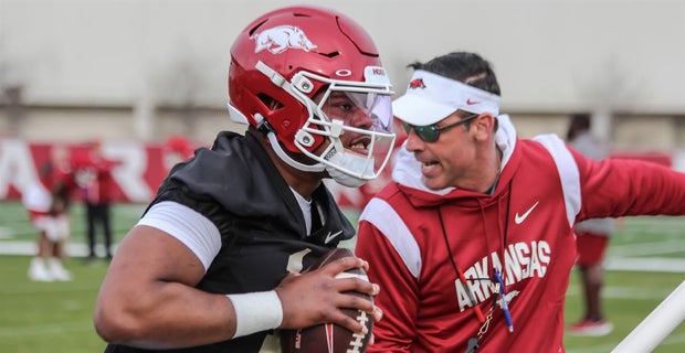 College football rankings: PFF's top 10 returning QBs for 2023 season... Arkansas' KJ Jefferson makes the list. #wps #arkansas #razorbacks (FREE): https://t.co/4lQbhMx4WS https://t.co/47CaPdgWeT