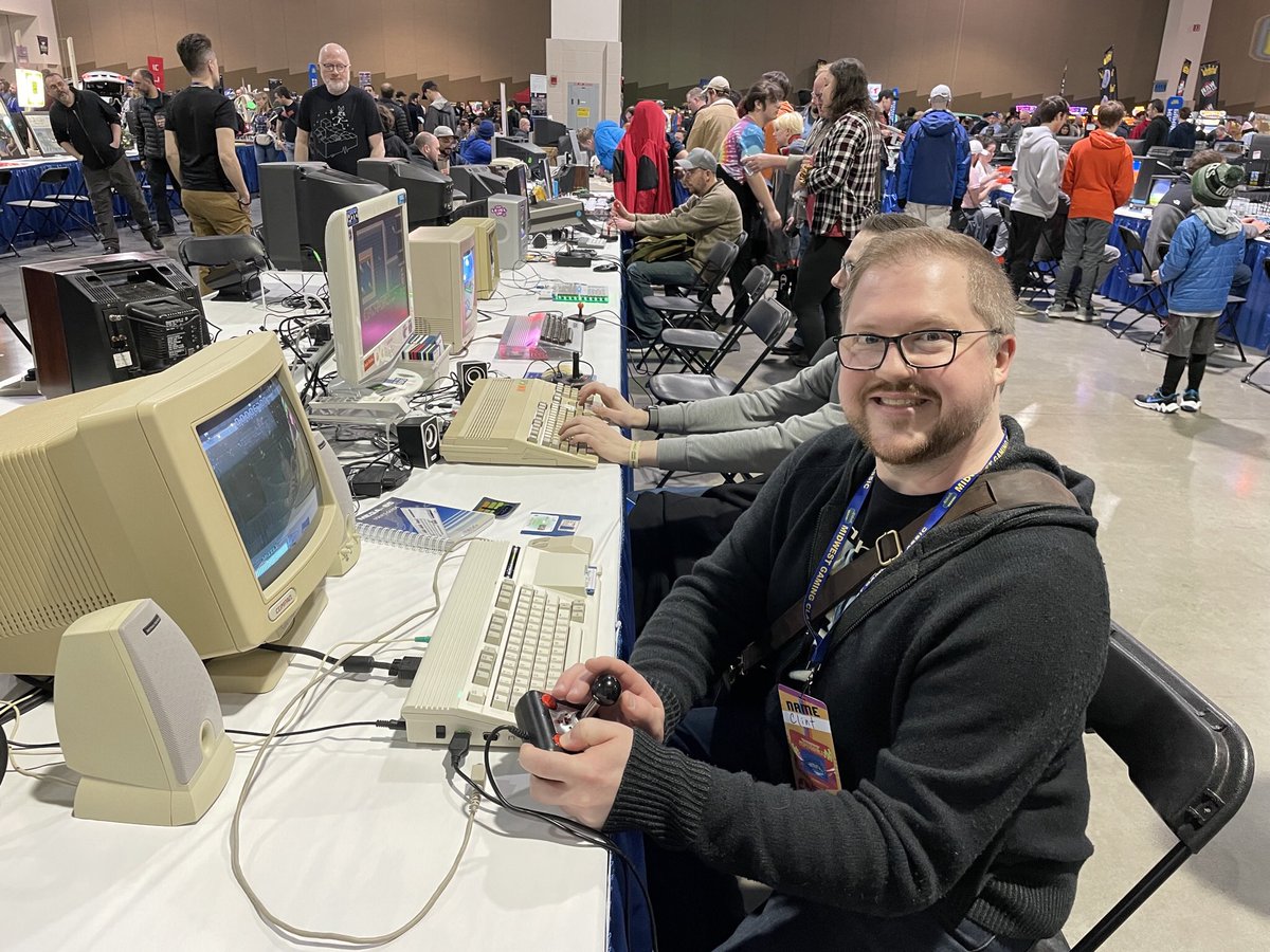 At the Midwest Gaming Classic, this guy stopped by for some “greetings” with the MEGA65. Great chatting with you <a href="/lazygamereviews/">LGR</a> !
#MEGA65
#MidwestGamingClassic
#MGC2023