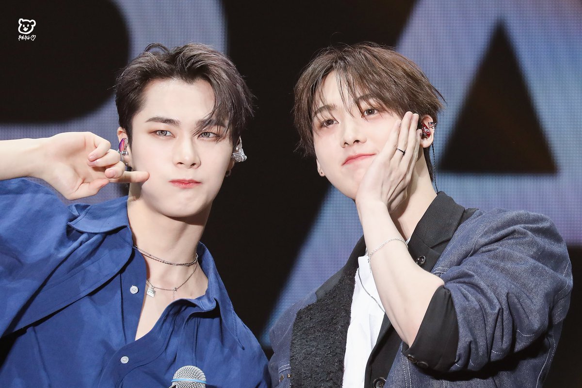 onespringday321's tweet photo. 230401 아돌라

딴콩네컷📸❤️💛

#문빈 #MOONBIN #ムンビン #윤산하 #산하 #YOONSANHA #ユンサナ #아스트로 #ASTRO #アストロ @offclASTRO https://t.co/iH67xir2YB