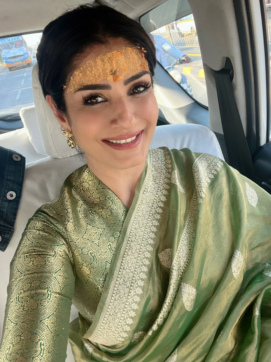 TandonRaveena's tweet photo. ♥️ Har Har Mahadev! 🙏🏻🕉️🙏🏻 #mahakaal 

ॐ तत्पुरुषाय विद्महे, महादेवाय धीमहि, तन्नो रूद्र प्रचोदयात्।। श्रवणनयनजं वा मानसं वापराधम, विहितमविहितं वा सर्वमेतत्क्षमस्व, जय-जय करुणाब्धे, श्री महादेव शम्भो॥ https://t.co/ElRz9j1O7g