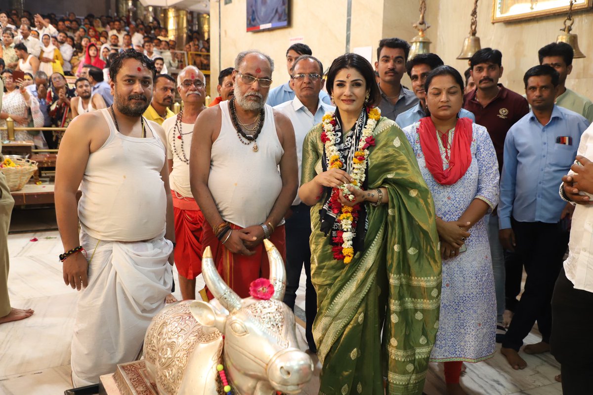 TandonRaveena's tweet photo. ♥️ Har Har Mahadev! 🙏🏻🕉️🙏🏻 #mahakaal 

ॐ तत्पुरुषाय विद्महे, महादेवाय धीमहि, तन्नो रूद्र प्रचोदयात्।। श्रवणनयनजं वा मानसं वापराधम, विहितमविहितं वा सर्वमेतत्क्षमस्व, जय-जय करुणाब्धे, श्री महादेव शम्भो॥ https://t.co/ElRz9j1O7g