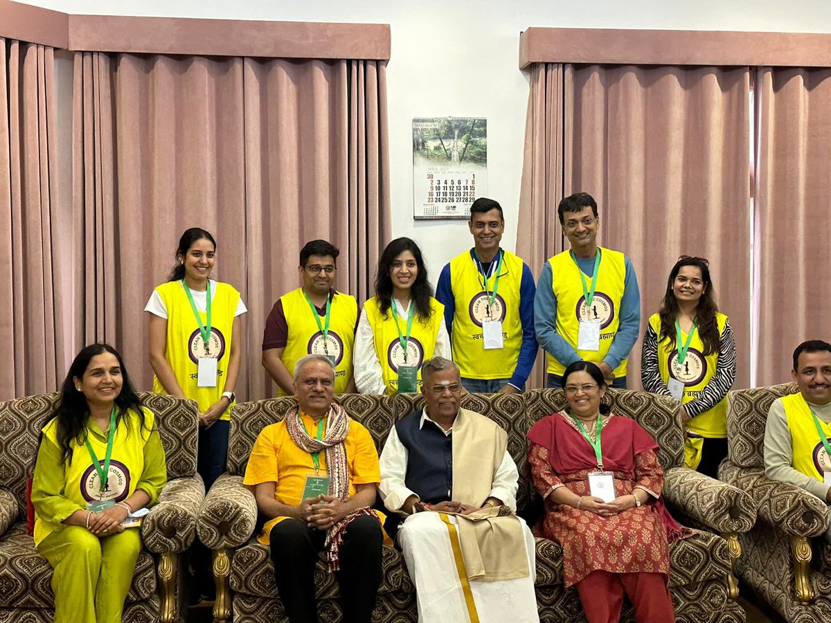 GurujiGuruma's tweet photo. Yesterday we met Honb’le #GovernorOfNagaland La . Ganesan reg promotion of #CleanTheCosmos (#CTC). He was highly appreciative of this initiative and assured to help promote it as much as possible. Thanks a lot to the hon’ble Governor. https://t.co/0LTbMT7azn