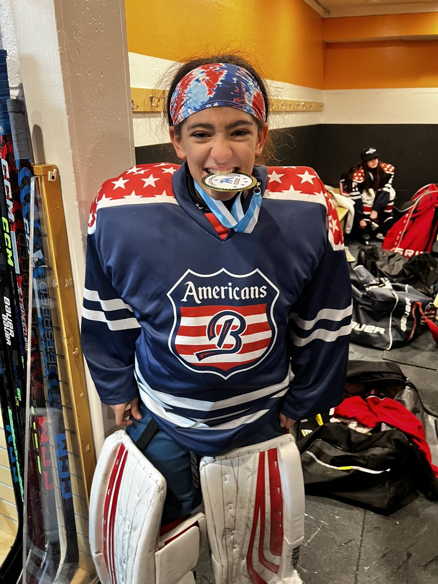 SaritinRizzuto's tweet photo. Perfect end to an amazing season!
Boston Americans U12 Girls VHL Champions!!!! Proud of my Gia
#bostonamericans #raisingleaders #DominicanGoalie https://t.co/O4walyo3id
