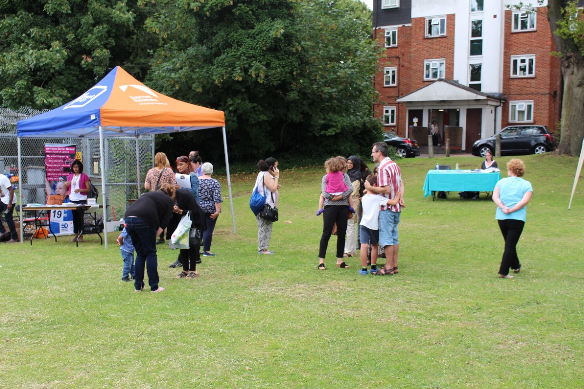 BarnetHomes's tweet image. Our Community Chest Fund is back for 2023! 

We want to help you celebrate your community and get together. 

The fund is available for you to apply to if you would like to organise a social get together in your community.

Find out more: thebarnetgroup.org/bh/community/c…