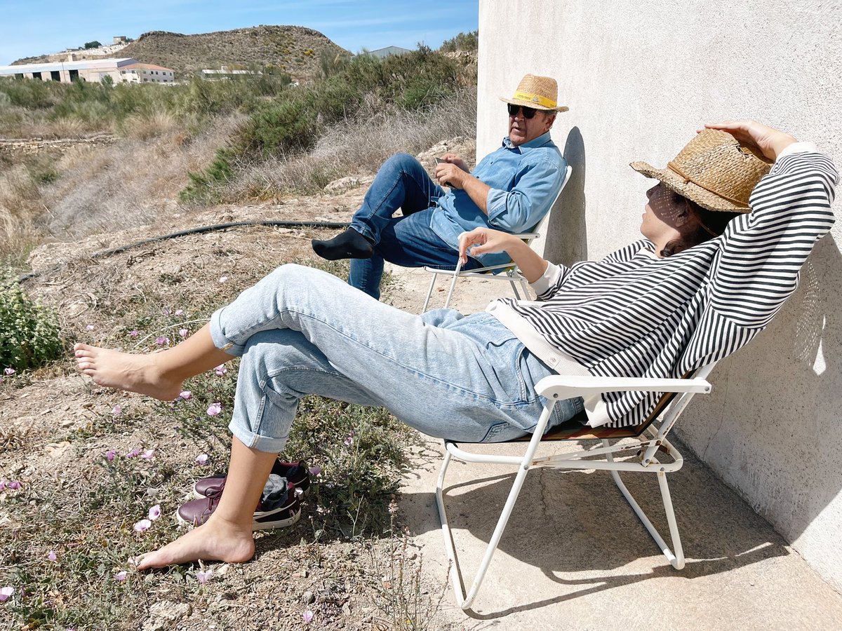 FdzLydia's tweet photo. Pueblo 2 - conversaciones con papá al sol 💙 https://t.co/xqXsn5lOZy