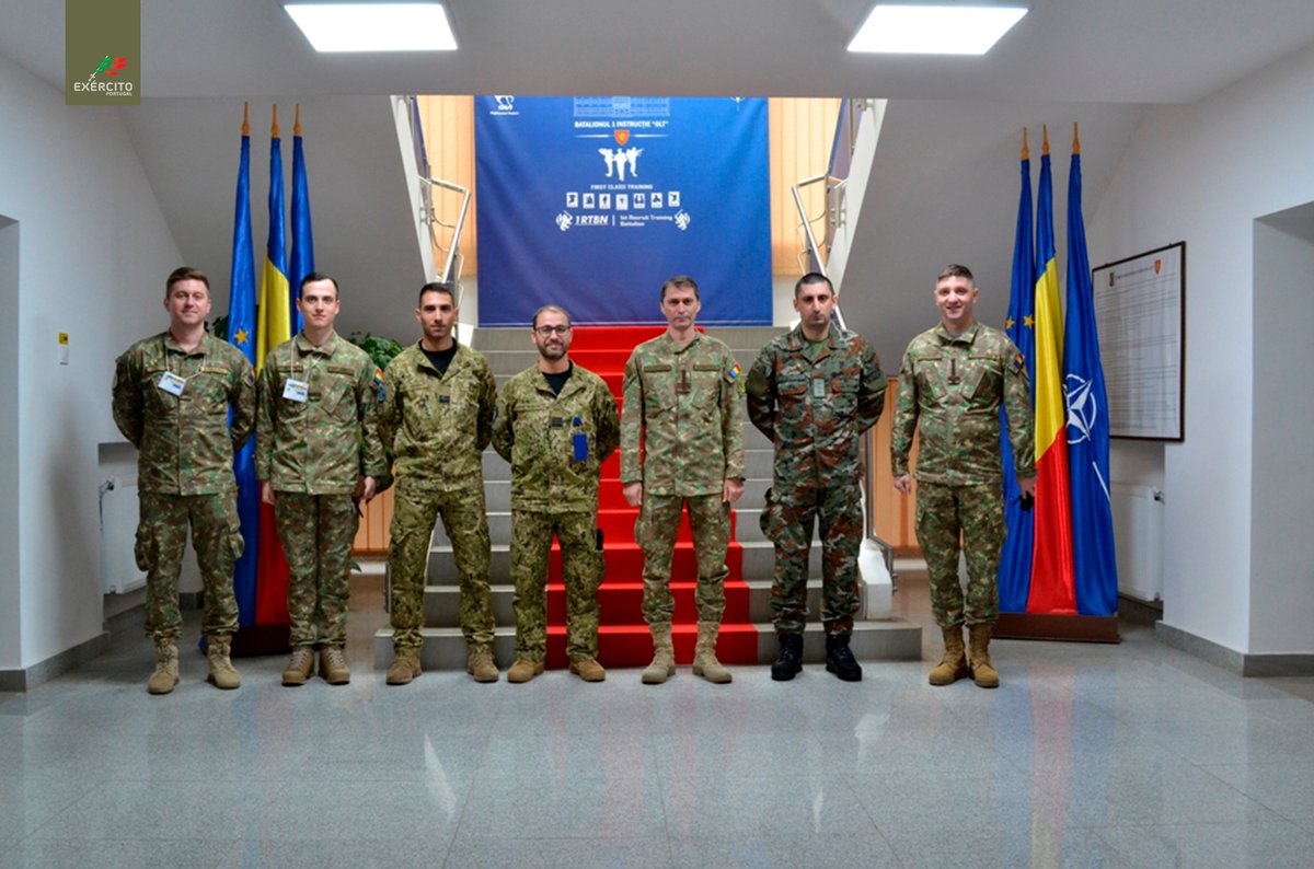 Exercito_pt's tweet photo. A 2.ª Força Nacional🇵🇹 Destacada na Roménia🇷🇴 recebeu  o Comandante da NATO "Force Integration Unit", Coronel Ioan-Tiberiu Cojocaru.
➡️https://t.co/Y4cHOYqStI
#ExércitoPortuguês #DefesaNacional #2FNDROU #NATO #StrongerTogether @defesa_pt @DelPortugalNATO @SHAPE_NATO @NATO https://t.co/3wfG5qpzRn