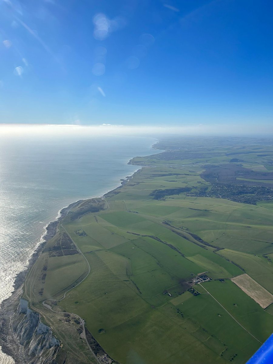 rob_aviator's tweet photo. Got treated to some great (albeit windy) weather yesterday. He’s a picture over Eastbourne and Beachy Head #ppl #privatepilot #AvGeek #flyingforfun https://t.co/h7jI45sC5k