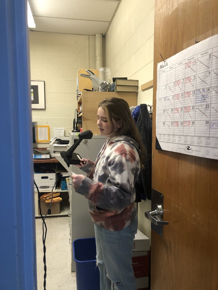 We kicked off National Autism Awareness Month with “Mindful Monday” announcements 🧩 Today’s was read by Mercedes, wish her a Happy Birthday if you see her! 🥳 <a href="/uglpta/">UGLPTA</a> @Principal_UGL