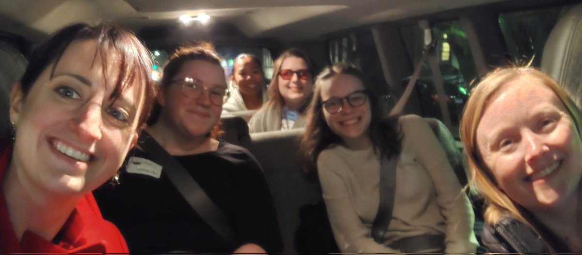 Had a fantastic whirlwind ~24hr visit to UChicago campus for the #midwestSICB meeting this weekend! So many great talks on everything from mudskipper blinks to bat chats and fish hips to human jaws! 🐟🦇💀