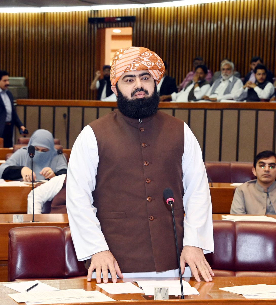 juipakofficial's tweet photo. وفاقی وزیر مواصلات مولانا اسعد محمود قومی اسمبلی میں اظہار خیال کرتے ہوئے
@AsadMahmoodJUI https://t.co/a9yUlXTOSy