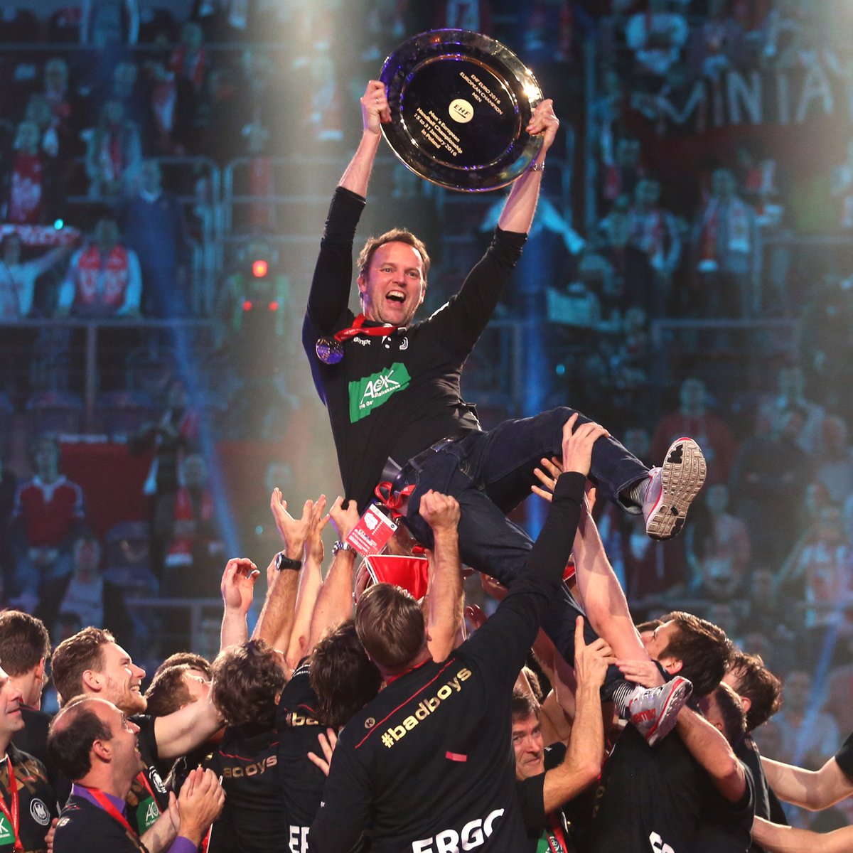 EHFEURO's tweet photo. ๐ฎ๐ธ Dagur Sigurdsson celebrates his 50th birthday today ๐๐ฅณ
Let's pay tribute to his greatest achievement ๐ฉ๐ช #ehfeuro2016 @DHB_Teams https://t.co/kfWDHtABIc