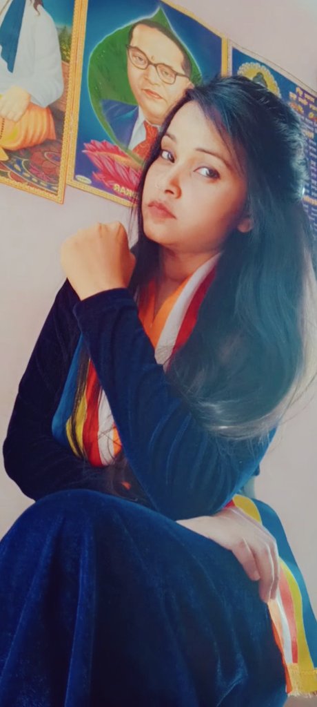 जिंदगी जीने का बस एक ही अंदाज है अपना 
चाहने वालों के दिल पर और जलने वालों के दिमाक पर राज है अपना जय भीम 🙏💙