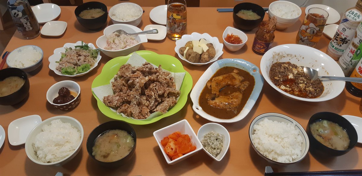 今夜の のスパイシーチキンレッグ🍗&豚こまのから揚げ&さつまいも🍠の味噌汁&残り物達～😊今日はしごおわに