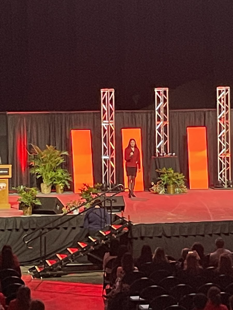 Rylie Wright opened the State FCCLA Conference singing The National Anthem. Allisen Meek represented Hemingford in the parade of Chapters. Madi Meek giving her state officer candidate introduction and Hemingford members in attendance of opening session!