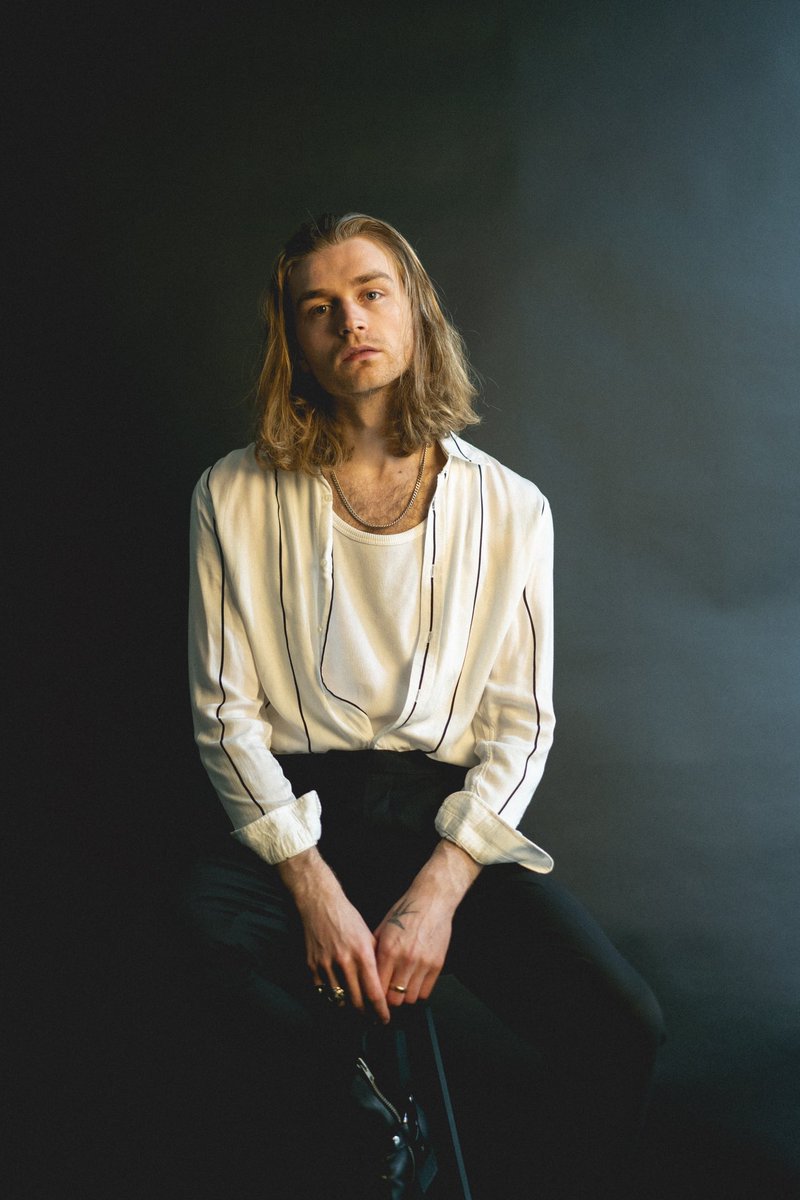 jacobcoleymusic's tweet photo. my first single, ‘how to change the tide’ is out this friday 🌊 Spotify Pre-Save in bio 💙
written with @ollisbrownstone https://t.co/7POJjmAuZa