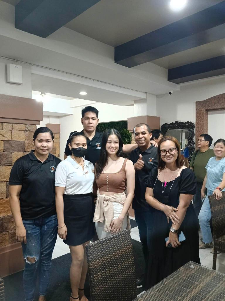 Masaya na naman ang gabi ng #Kissables 
#KissesDelavin