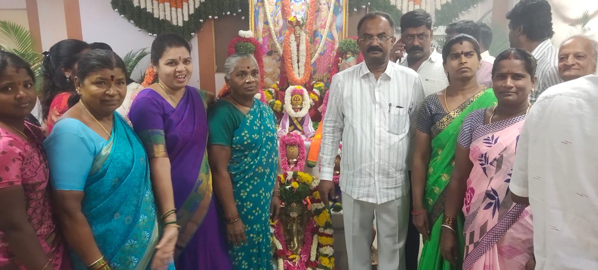 BNMREDDY's tweet photo. ಬಿಟಿಎಂ ವಿಧಾನಸಭಾ ಕ್ಷೇತ್ರದ ಕೋರಮಂಗಲದಲ್ಲಿ ಹೊಸ ಶಾಸಕರ ಕಛೇರಿಯ ಉದ್ಘಾಟನಾ ಸಮಾರಂಭದಲ್ಲಿ ಪಾಲ್ಗೊಳ್ಳಲಾಯಿತು.
Took part in the inauguration ceremony of BTM Layout - MLA office in Koramangala of BTM assembly constituency.
#BNMR #Madivala #MadivalaWard #BTMLayout #INC #INCIndia #TeamBNMR #RLR https://t.co/CEhR4sW8nR