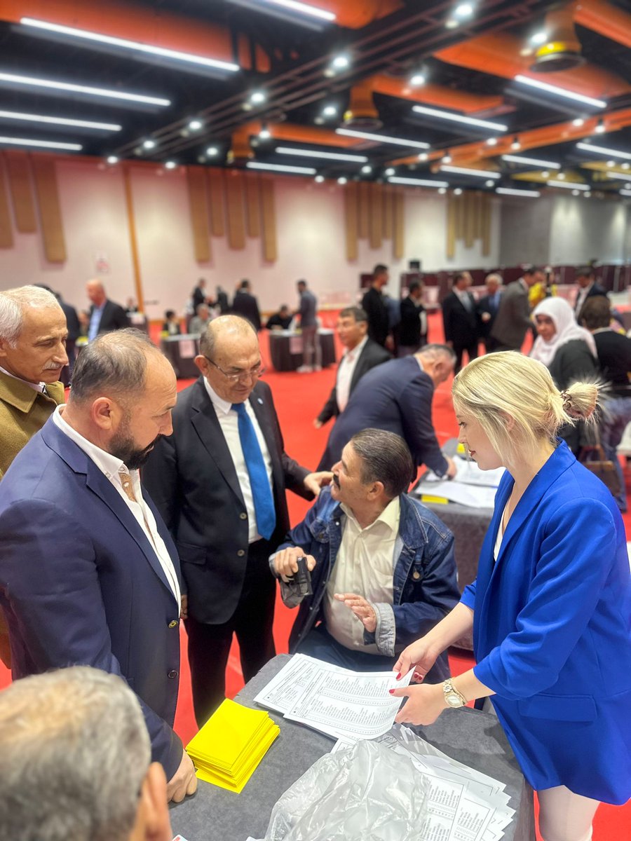 Dün gerçekleştirdiğimiz Antalya Milletvekilliği temayül yoklamasında şahsıma verdiğiniz desteklerden dolayı çok teşekkür ederim.
Demokrasi şöleninde birlikte yarıştığımız tüm aday adayı arkadaşlarımı tebrik eder, sonuçların Antalyamıza ve partimize hayırlı olmasını dilerim.