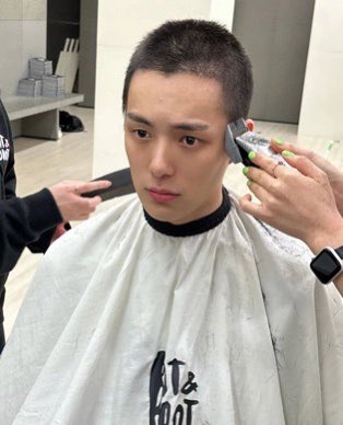 gofiverae's tweet photo. he looks so sad 😭 PLEASEEEEE https://t.co/s2vPQeftpz