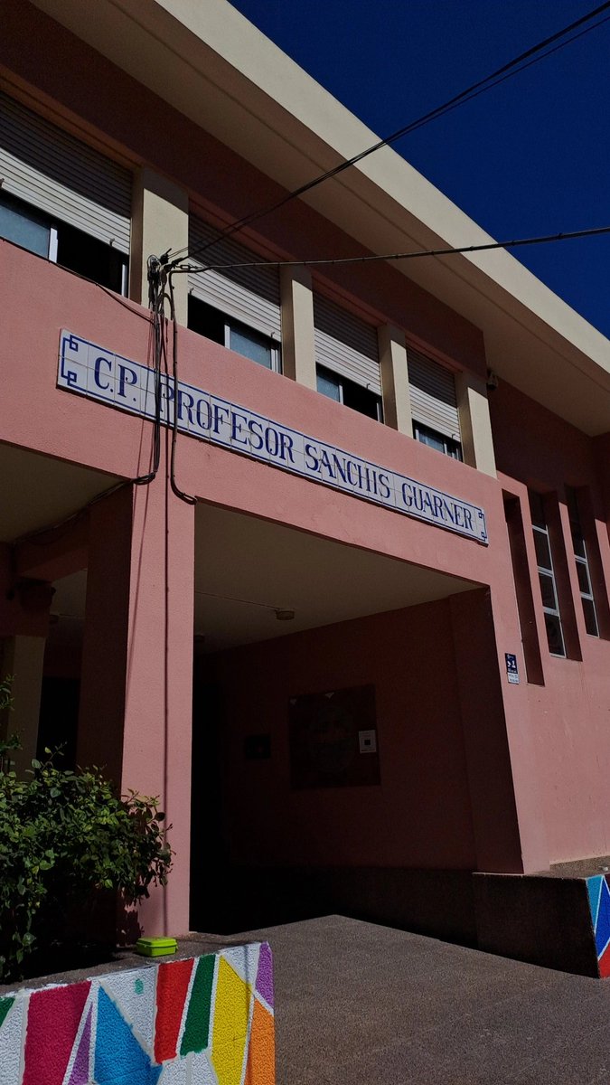 Hui, el #contacontes d'#Esdevé ha estat al #CEIP Professor Sanchis Guarner de #València. Amb l'editorial <a href="/bromera/">Bromera</a>. 

#teatre #animaciólectora #lectura #Bromera