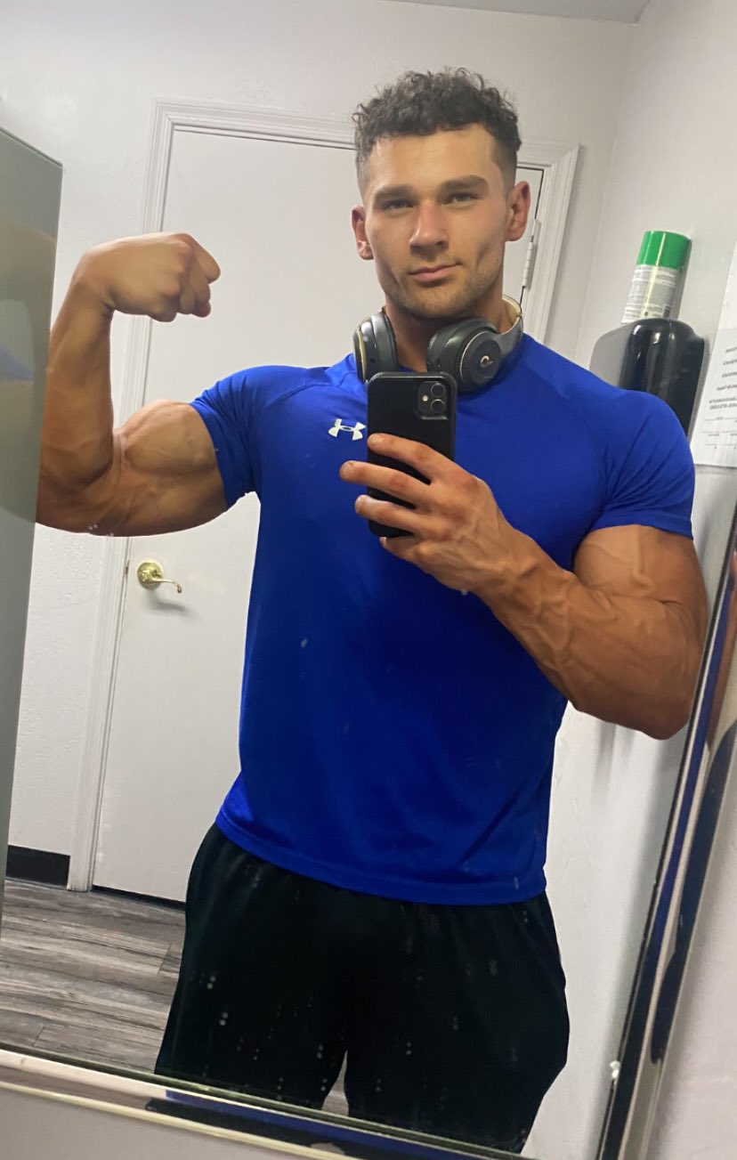 Alpha Muscle Promo on X: Check the VEINS on this studs arms 🥵 @AlphaZack14  t.coPAmXt4EYoa  X
