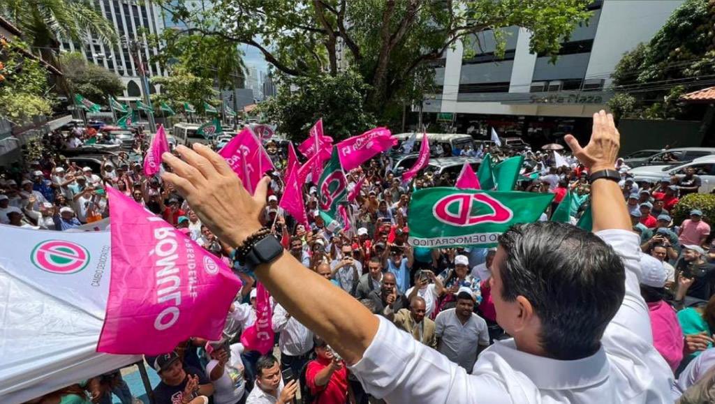 Hoy me postulé como candidato a la Presidencia de la República por Cambio Democrático para cambiar nuestro país en 2024 haciendo las cosas bien. Gracias a todos por el apoyo a nuestro proyecto presidencial que busca lo mejor para Panamá.